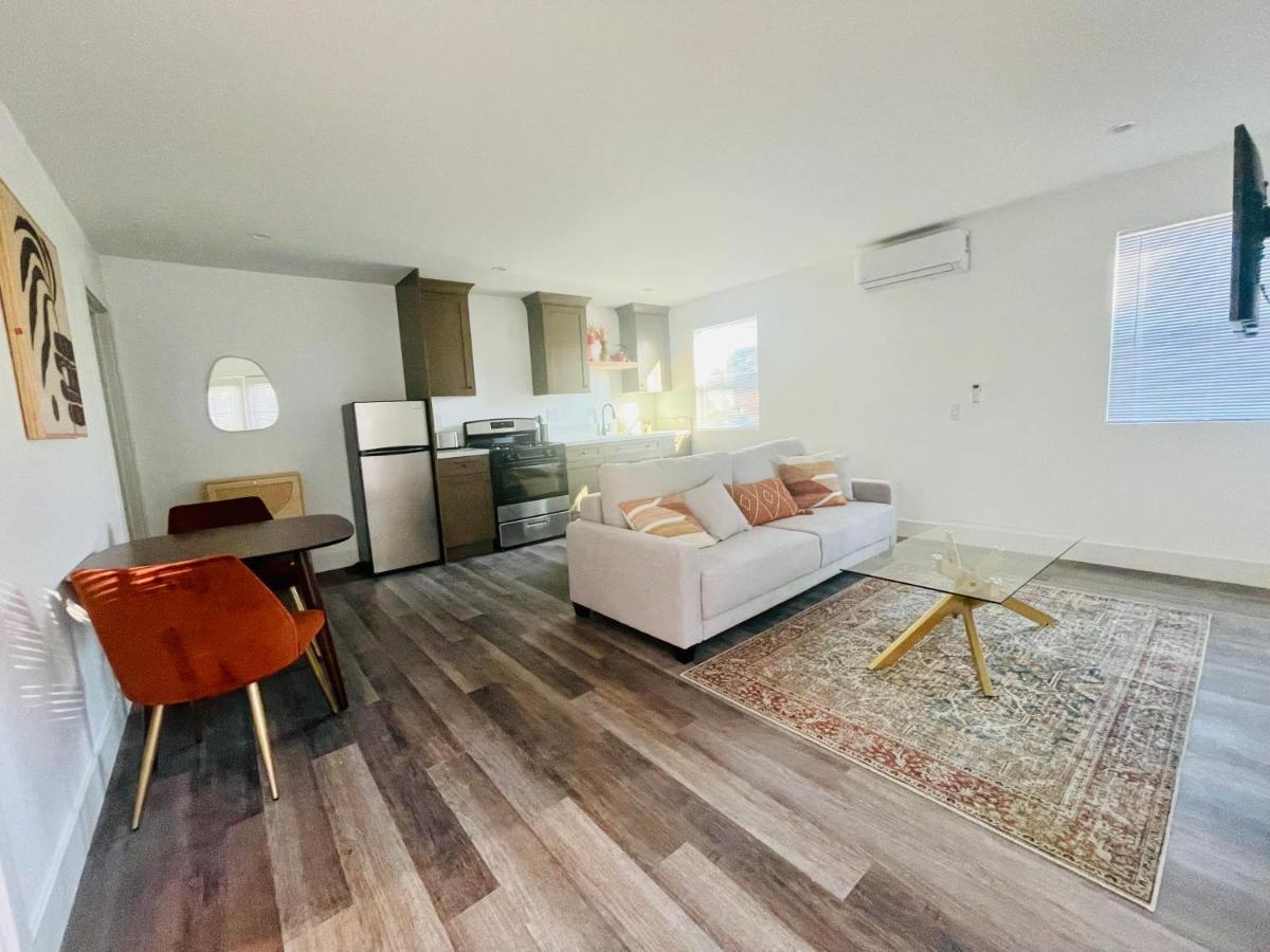 Modern Gem 2 Miles From Sofi Apartment Los Angeles